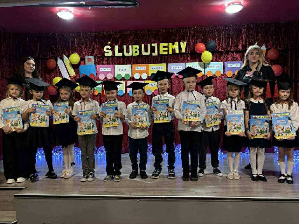 ślubowanie uczniów klasy pierwszej